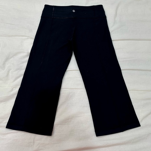 Lululemon Reversible Wide-Leg Women's Black Cropped Leggings - Picture 4 of 16